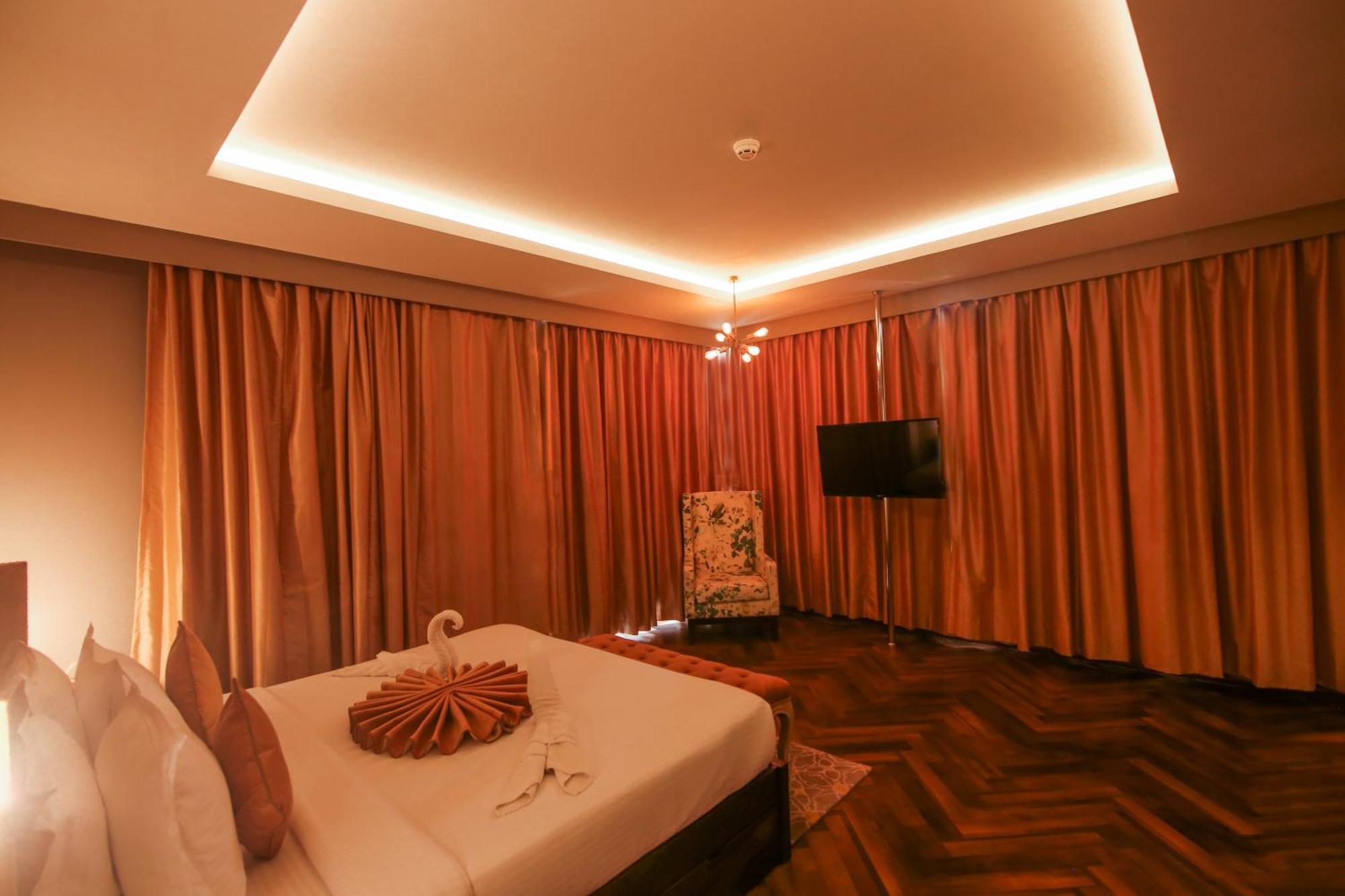Hotel Polo Towers Agartala Bagian luar foto